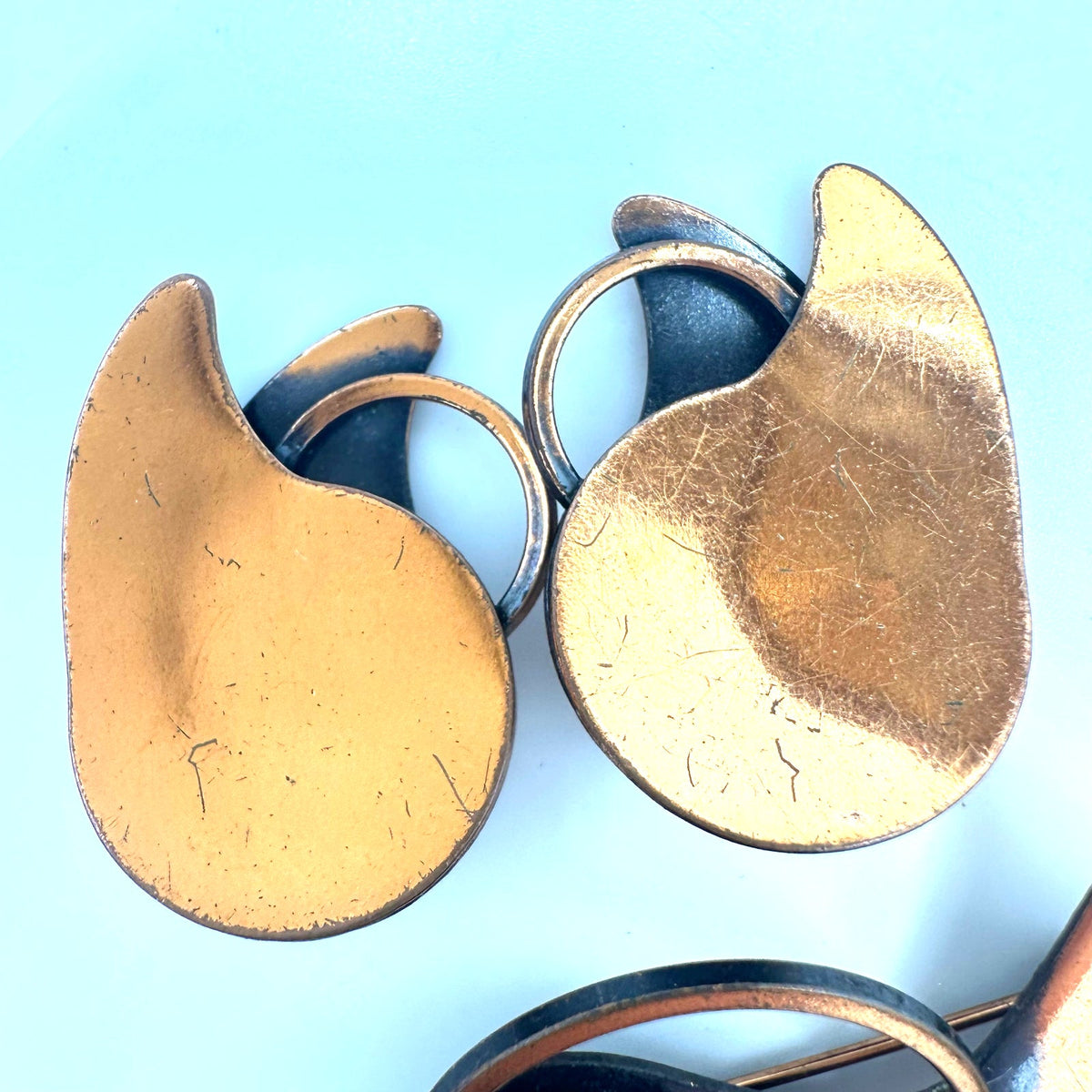 Vintage solid copper modernist teardrop paisley brooch clip on earrings set