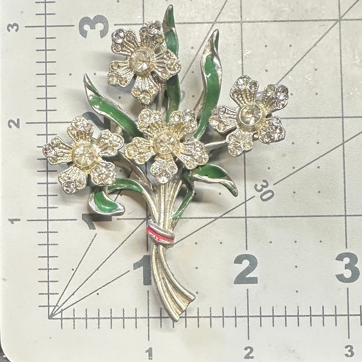 Staret vintage 1930s 1940s silver tone enamel clear rhinestones floral brooch