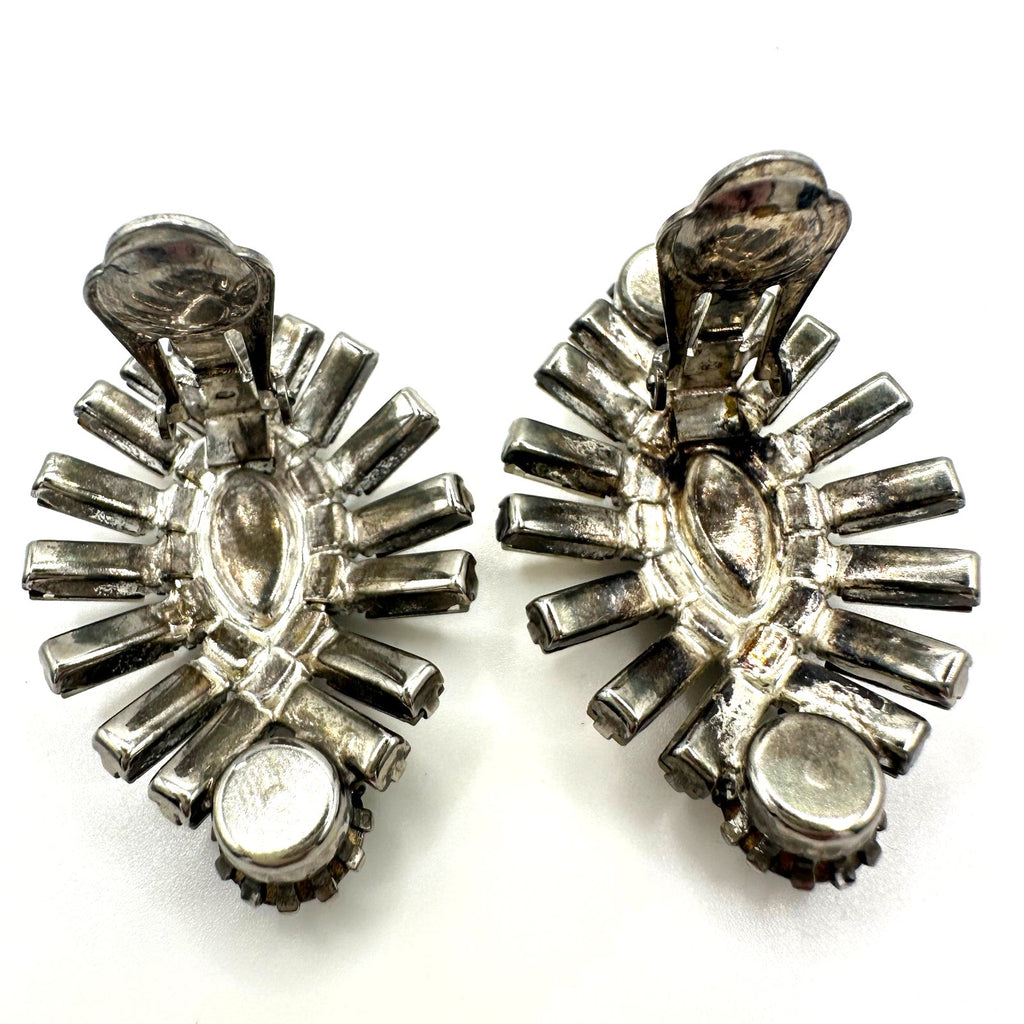 Vintage 1940s 1950s silver tone clear emerald green rhinestones clip on earrings