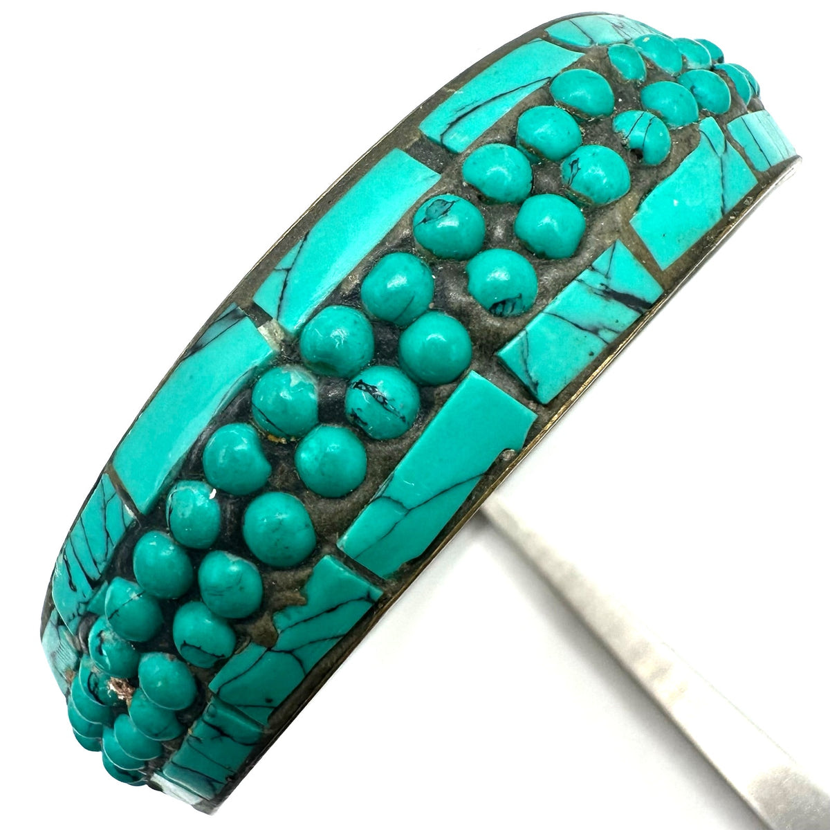 Vintage gold tone brass faux turquoise howlite inlay studded bangle bracelet