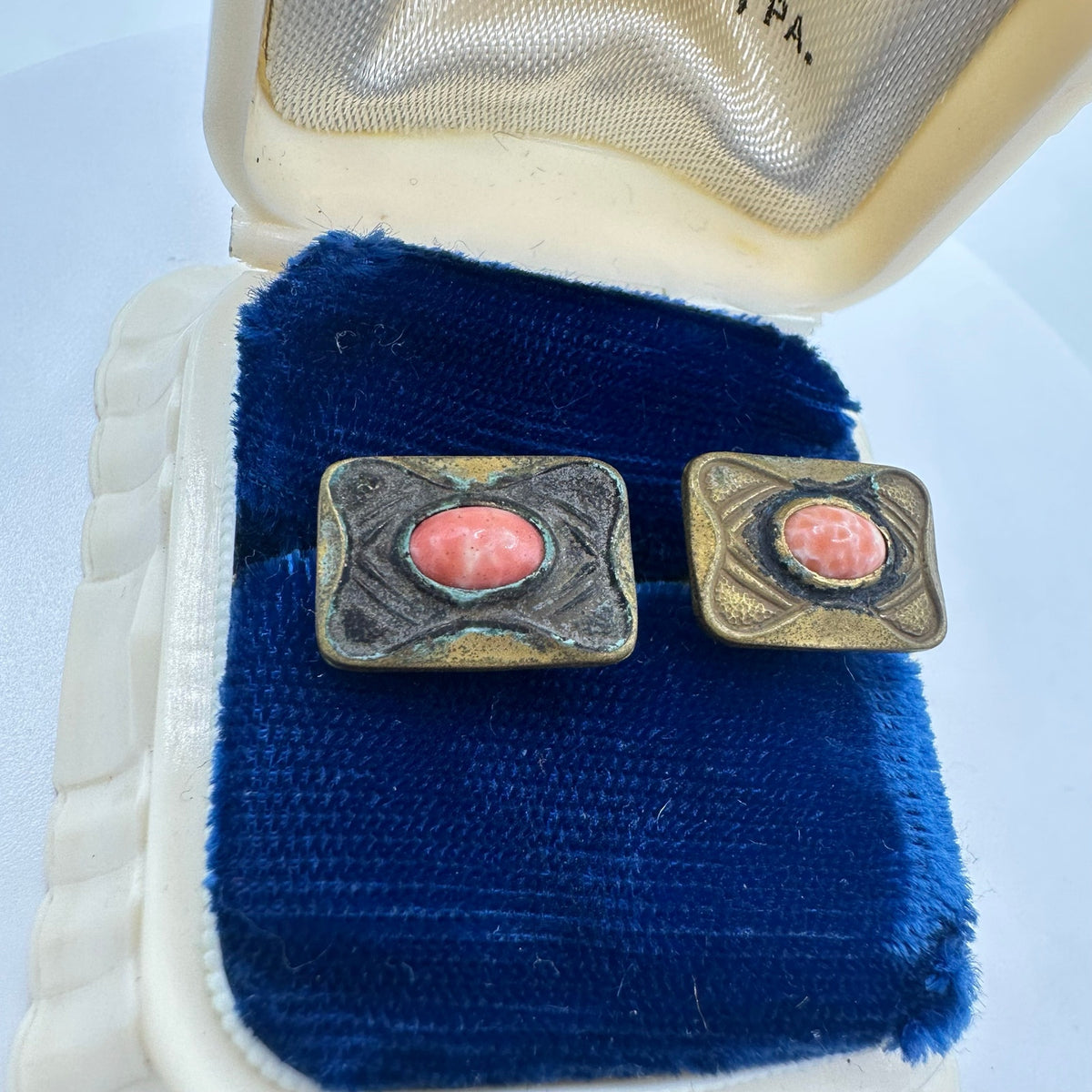 Antique Victorian Arts & Crafts gold tone peach art glass bean back cufflinks