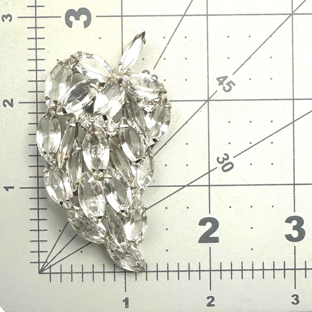 1950s vintage silver tone rhodium plated clear glass rhinestones leaf brooch