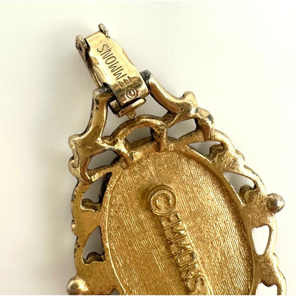 Emmons vintage gold tone dogwood floral textured flex link chain bracelet 7.25"