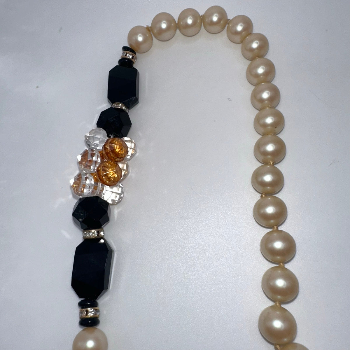 Vintage glass faux pearls black clear lucite beads beaded 32" necklace