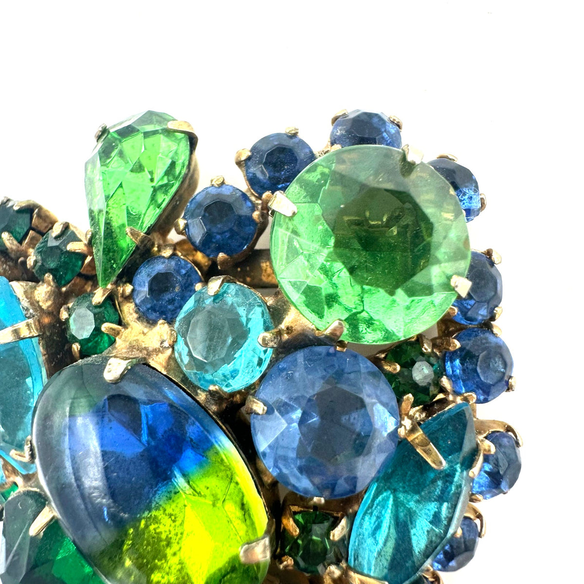 Vintage gold tone multicolor green blue rhinestones art glass heart brooch