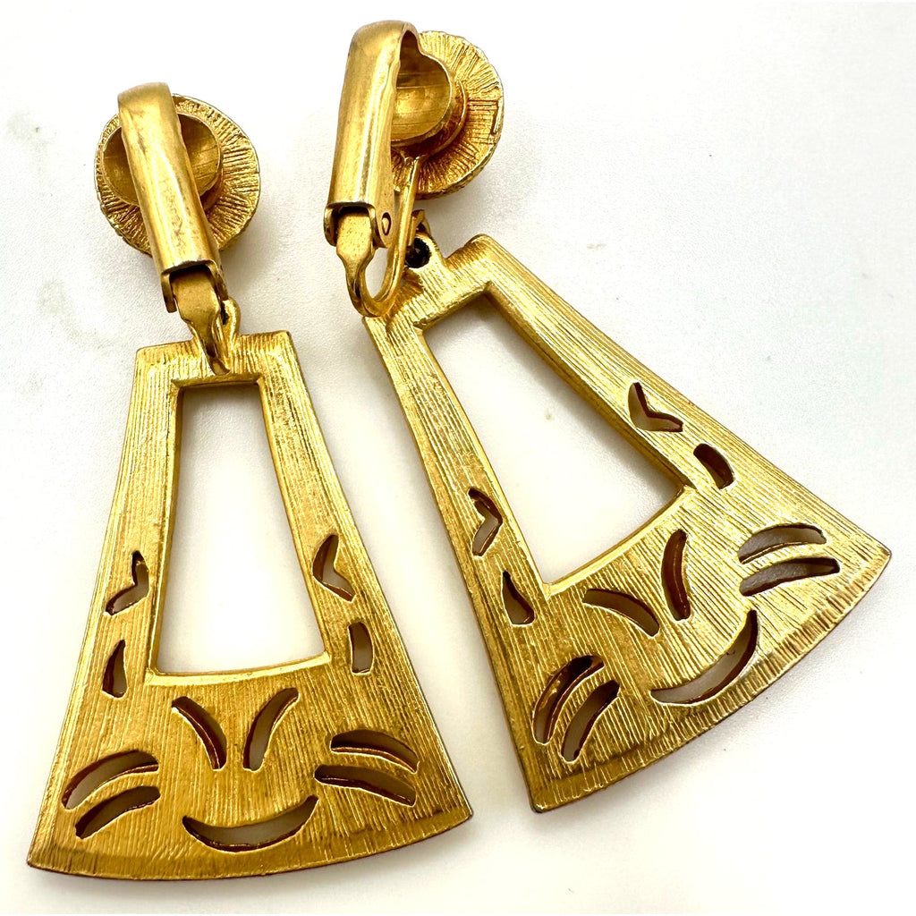 Vintage 1980s 1990s gold tone dangle drop geometric statement clip on earrings