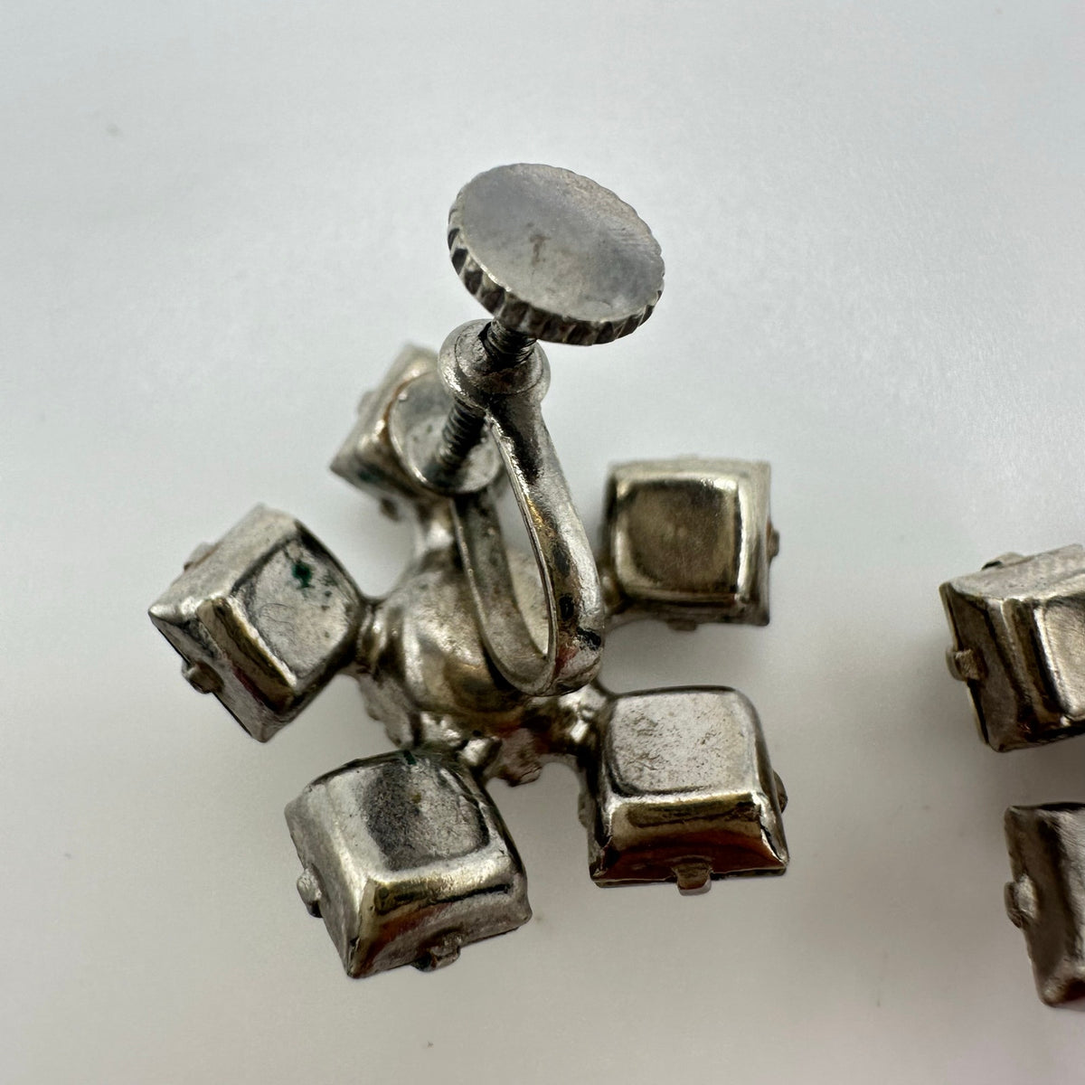 1940s vintage retro clear rhinestones starburst silver tone screw back earrings