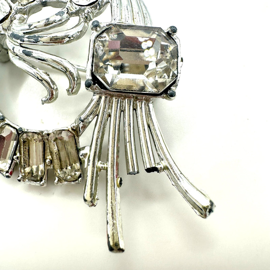 1940s vintage silver tone clear large glass rhinestones wreath brooch