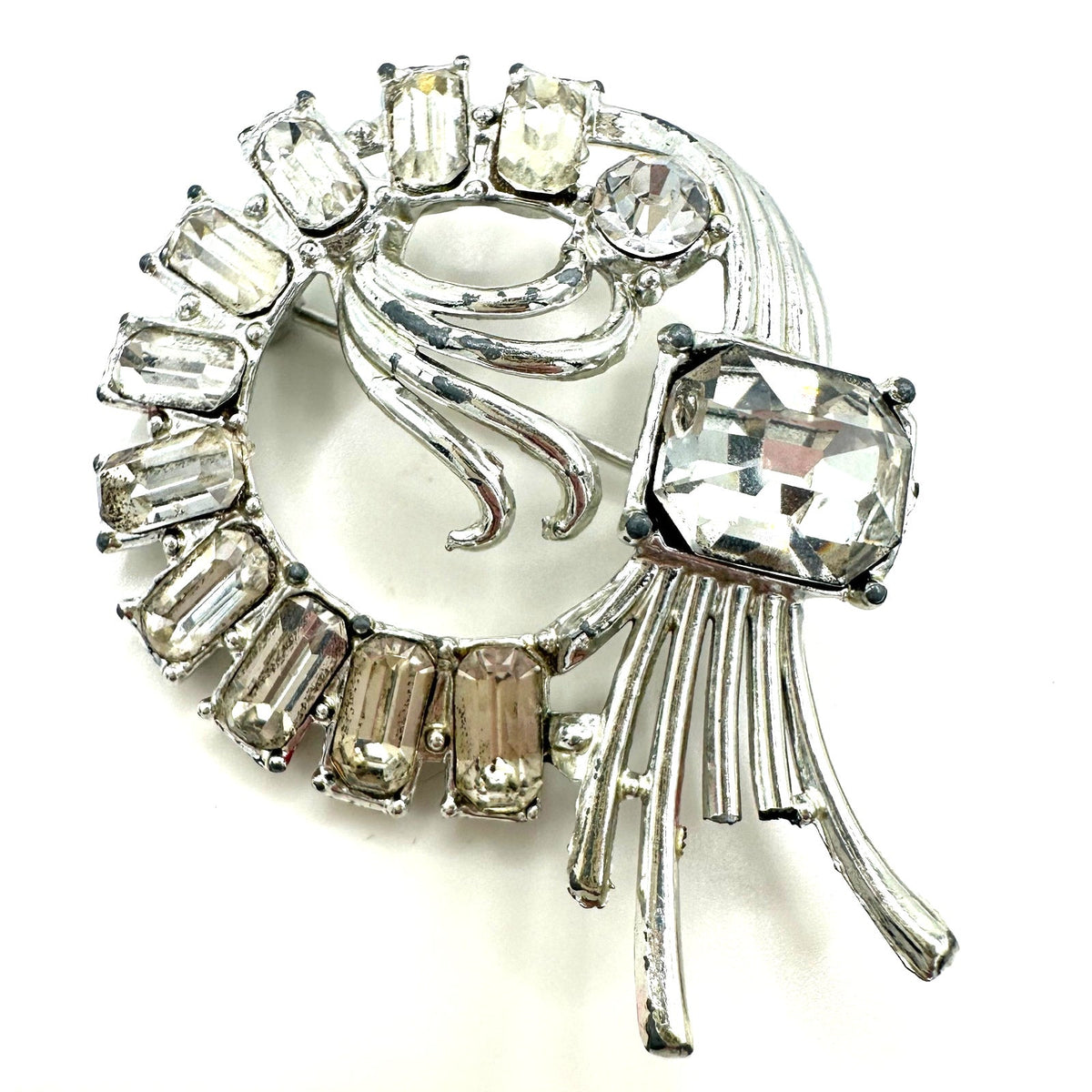 1940s vintage silver tone clear large glass rhinestones wreath brooch