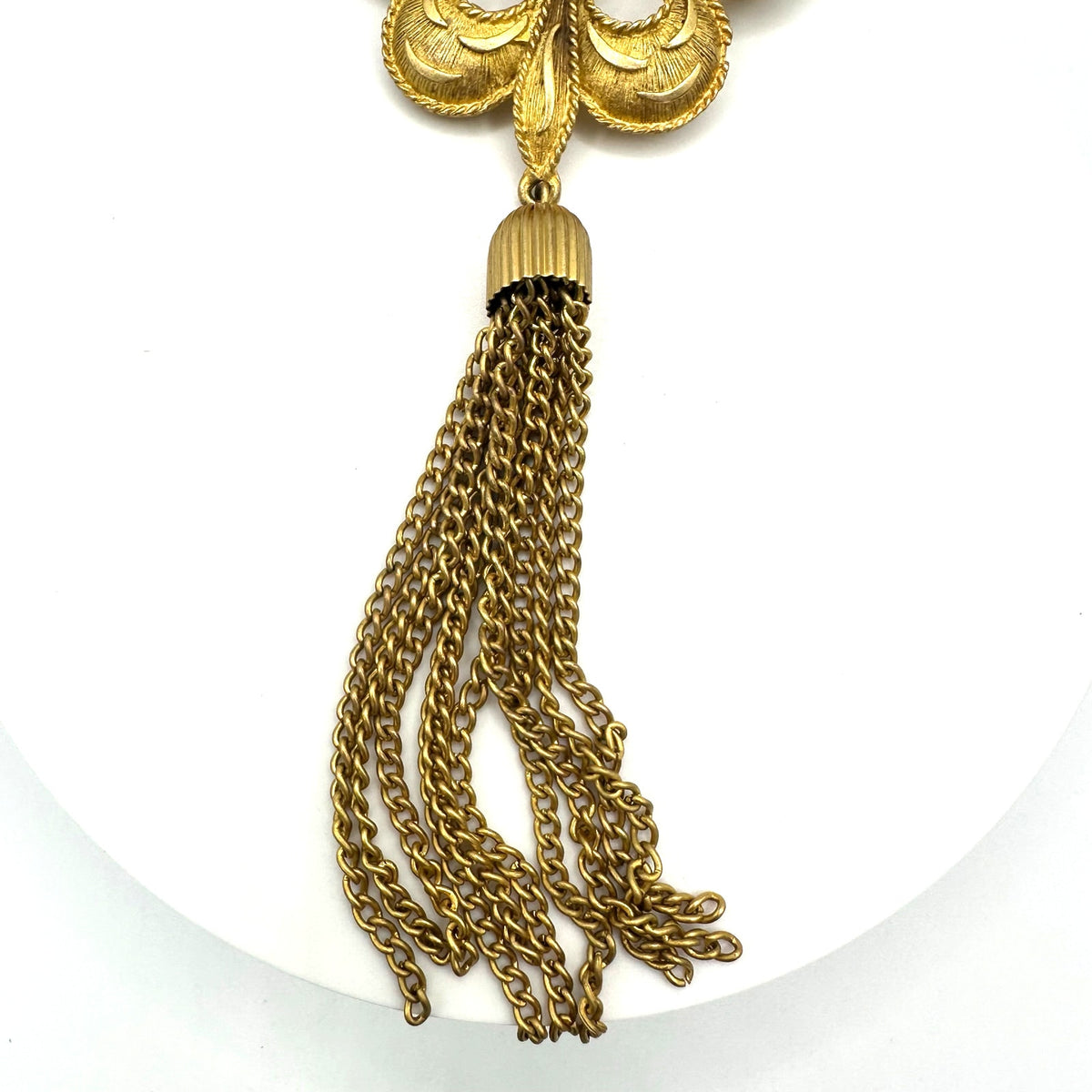 Vintage high end gold tone Fleur de Lis chains tassel fringe extra long brooch