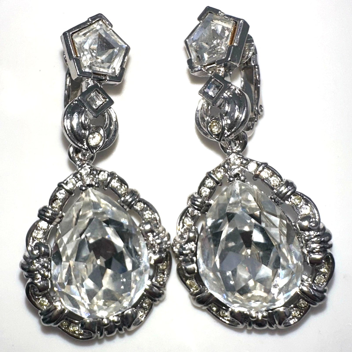 Avon Marie Antoinette replica Smithsonian silver tone crystal clip on earrings
