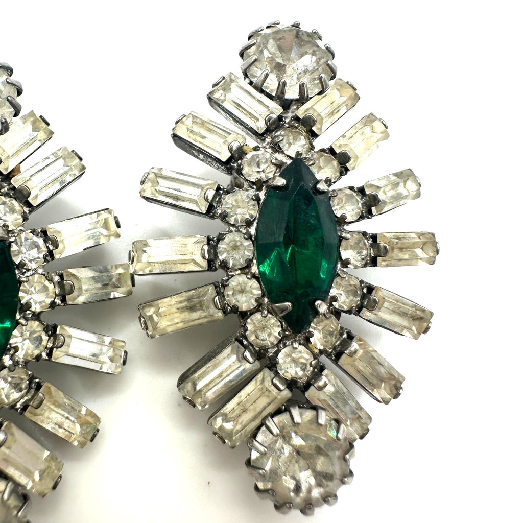 Vintage 1940s 1950s silver tone clear emerald green rhinestones clip on earrings
