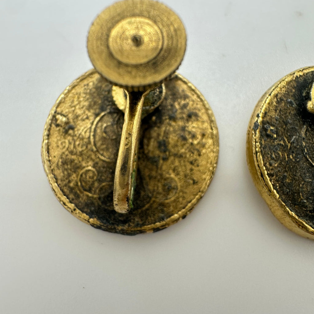 Vintage gold tone double cameos king queen coins screw back earrings