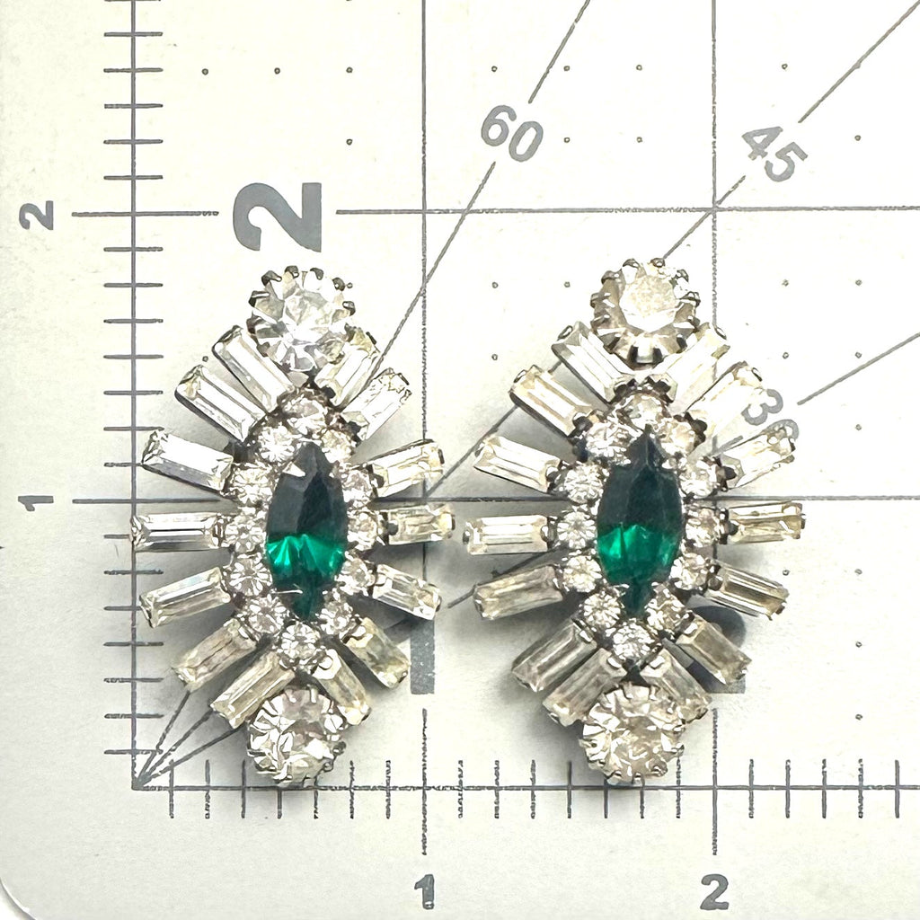 Vintage 1940s 1950s silver tone clear emerald green rhinestones clip on earrings