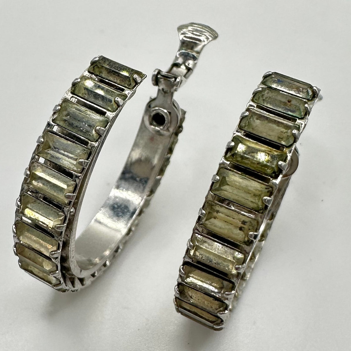Vintage clear glass baguettes rhinestones silver tone hoops clip on earrings