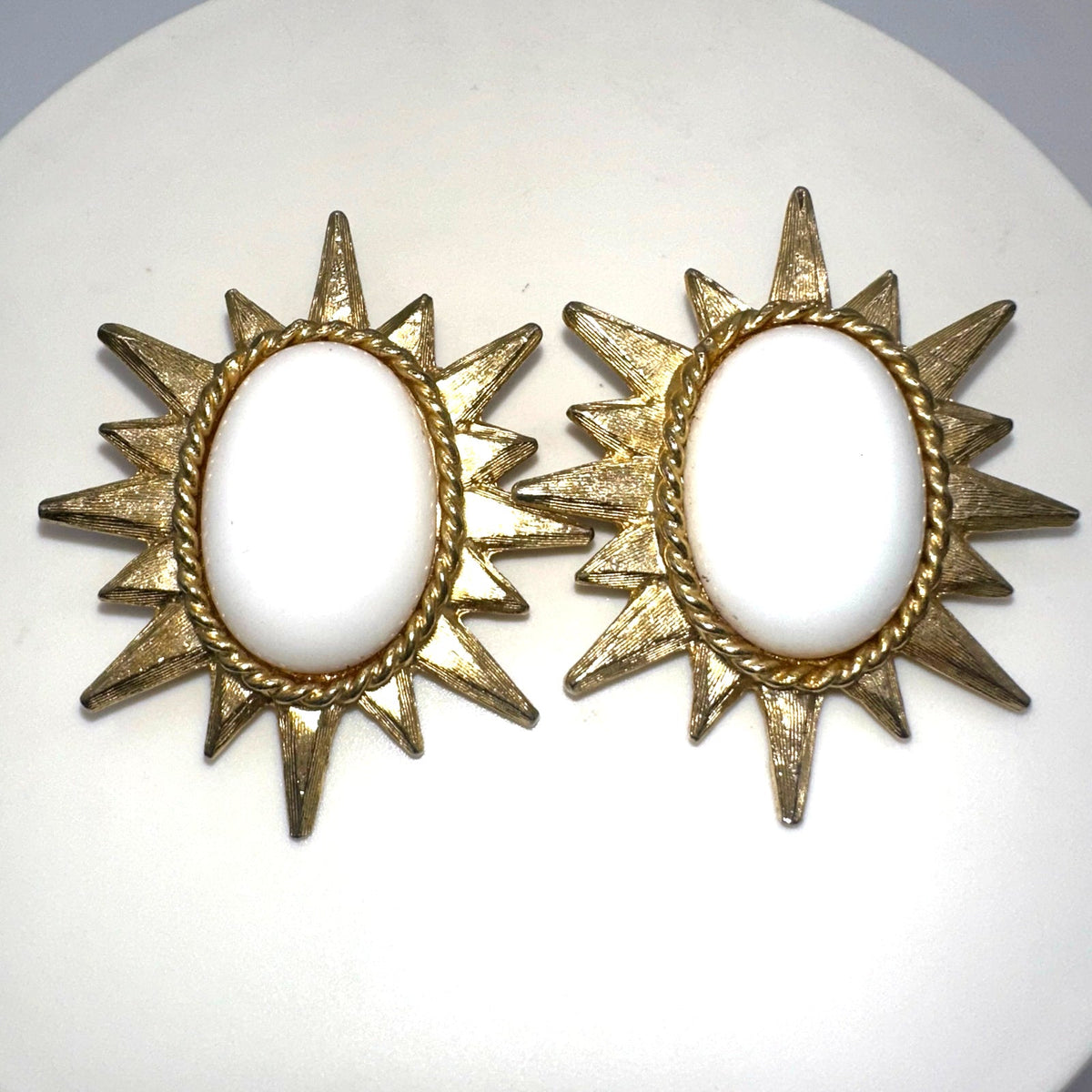 Vintage gold tone large starburst white milk glass cabochons clip on earrings