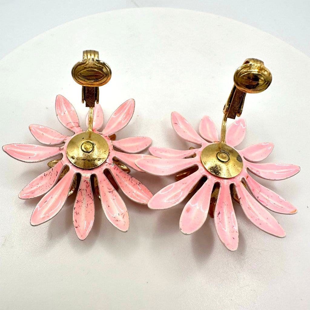 Sarah Coventry vintage gold tone pink enamel flowers floral clip on earrings