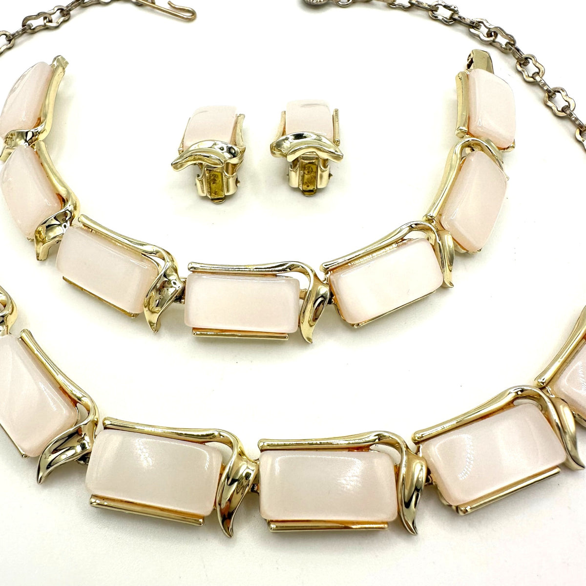 Vintage gold tone white moonglow lucite necklace bracelet earrings set parure