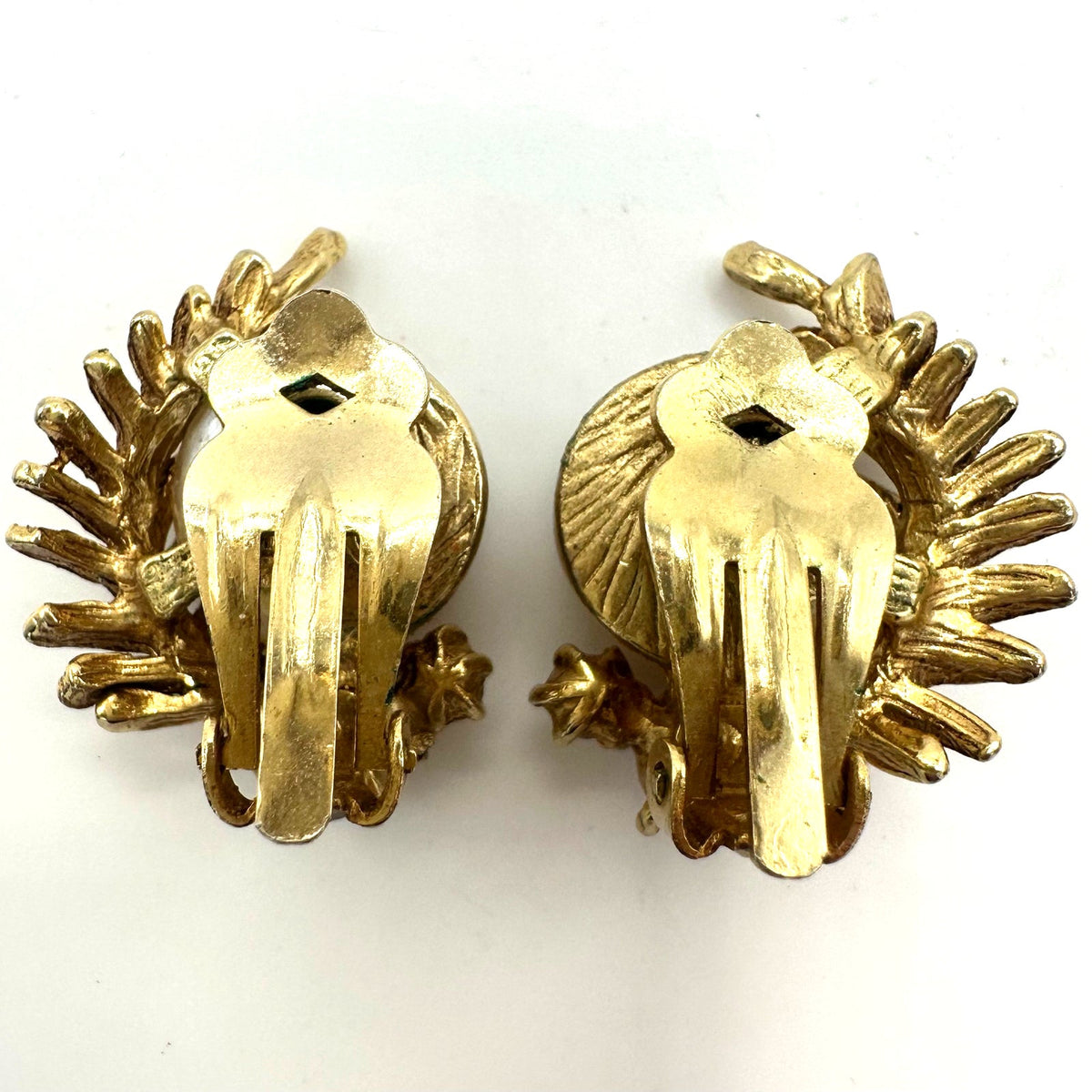 HAR vintage gold tone AB rhinestones pearl cabochons bracelet clip on earrings