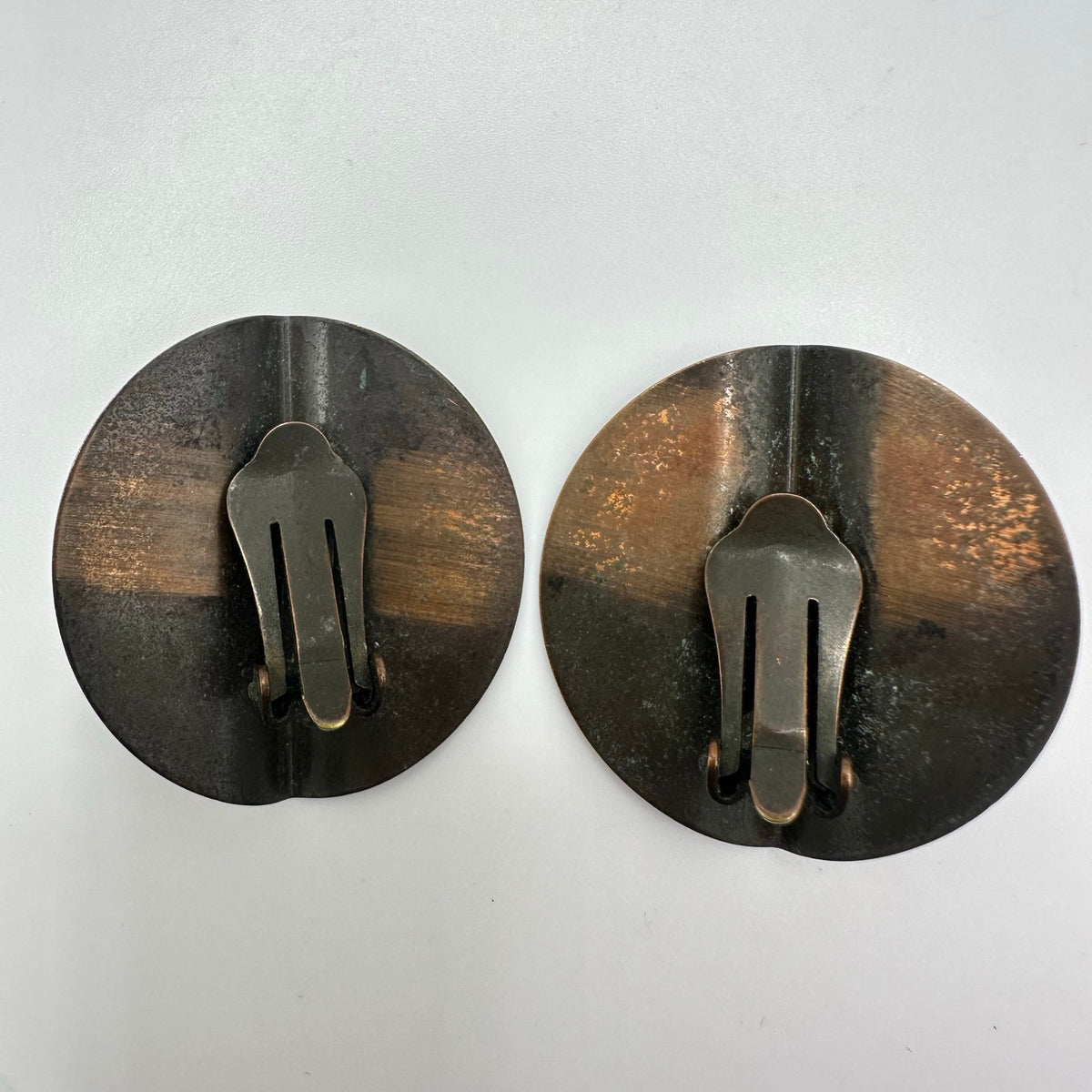 Vintage 1940s modernist solid copper brass round bent discs clip on earrings