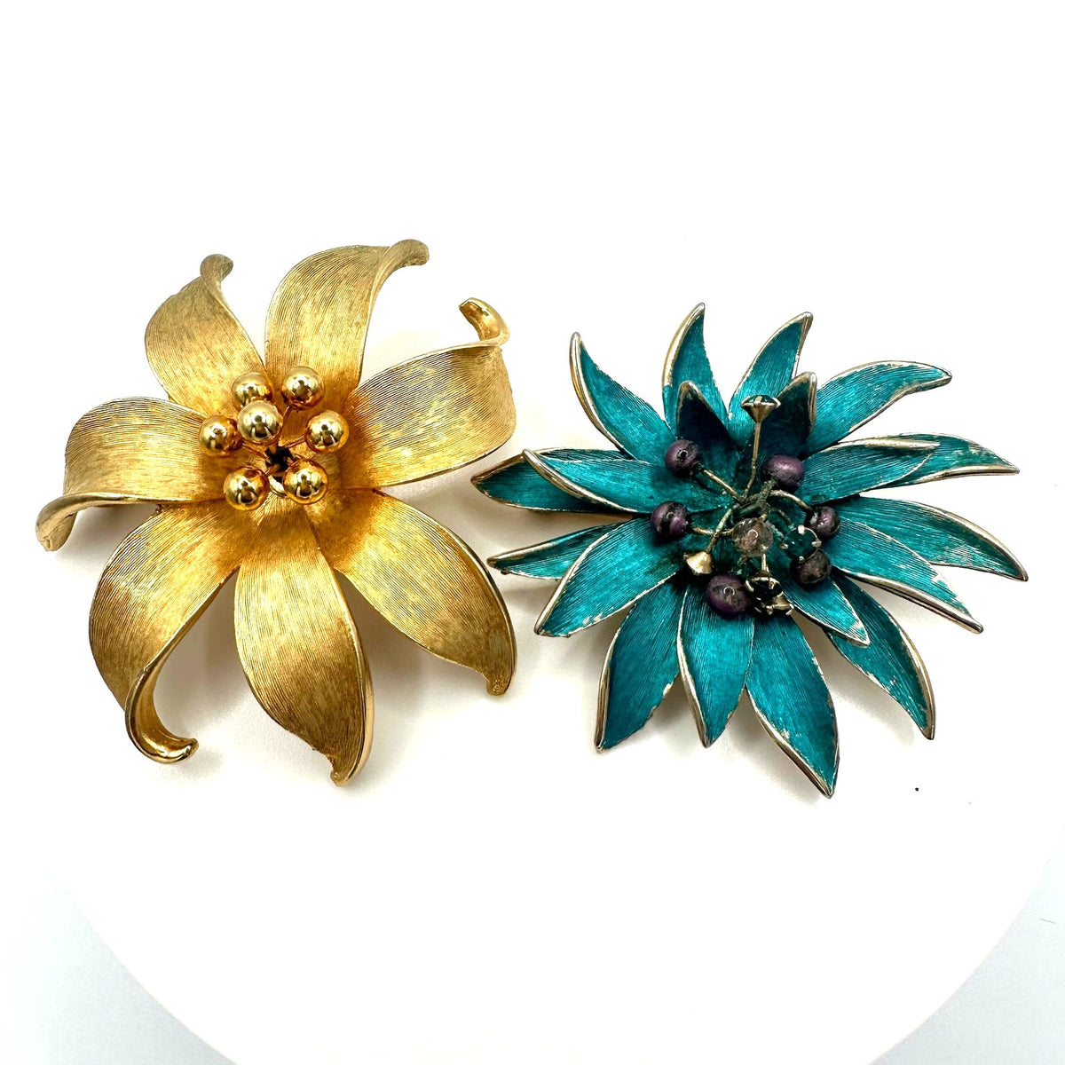 Bundle lot 2 Kramer signed vintage gold tone teal flowers floral brooches