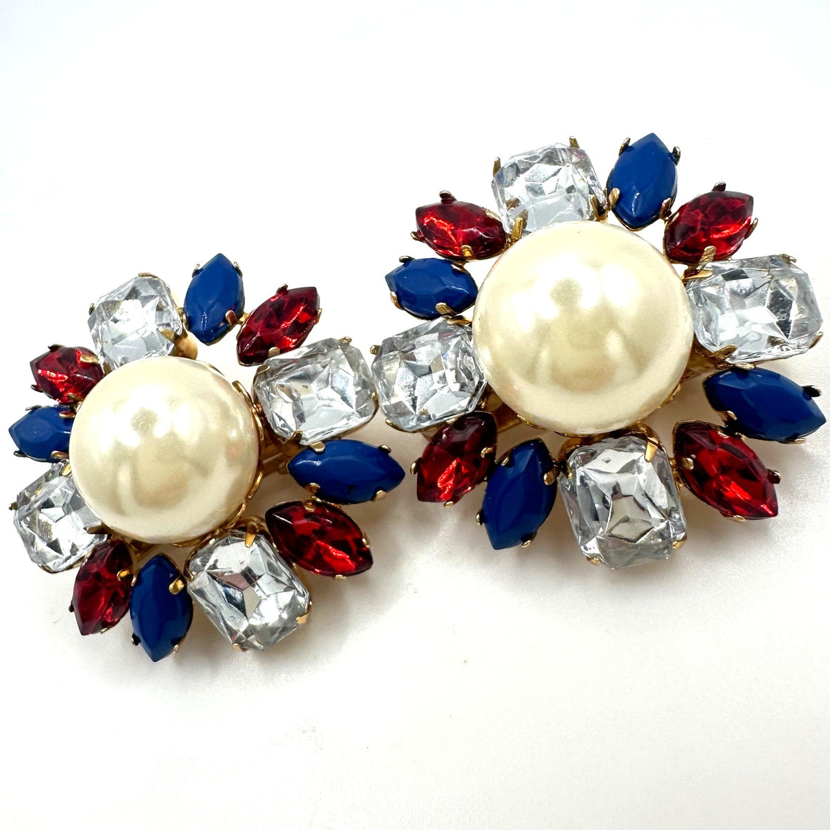 Vintage gold tone red blue clear lucite rhinestones faux pearl clip on earrings