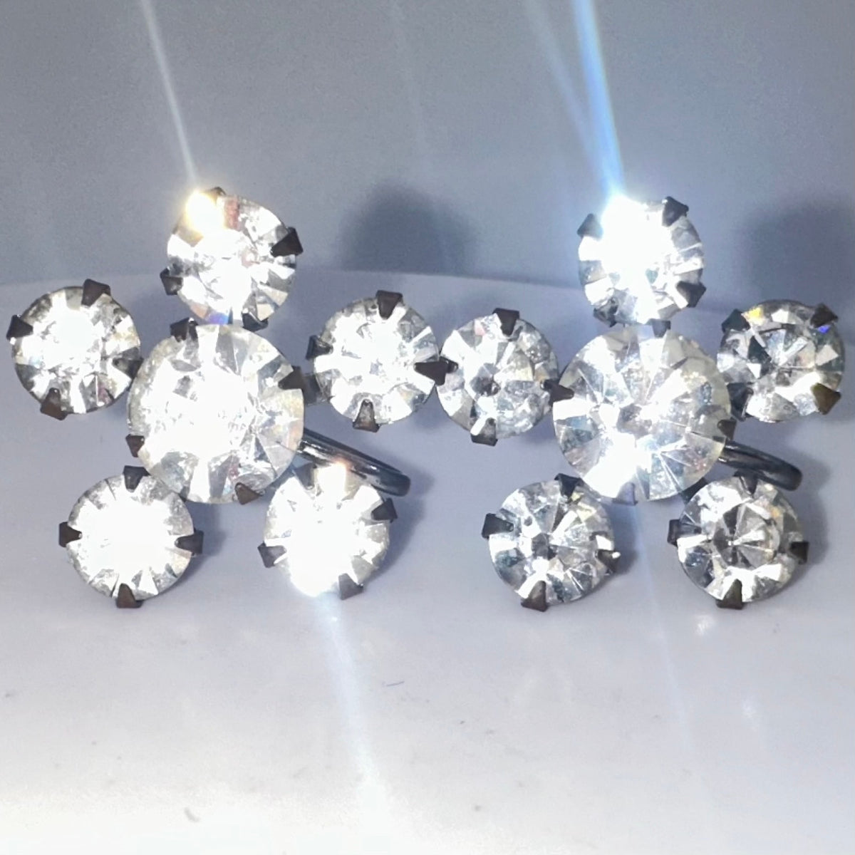1940s vintage retro clear rhinestones starburst silver tone screw back earrings