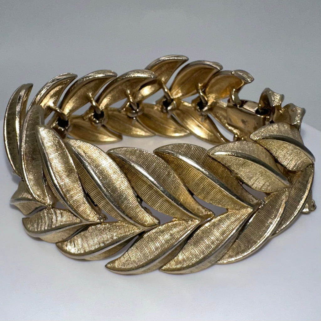 1950s vintage high end MCM gold tone brushed leaves leaf flex bracelet 6.5"