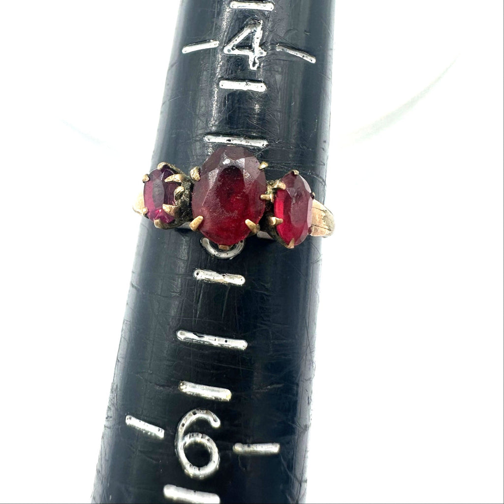 Antique Edwardian Victorian gold filled 3 stone red paste rhinestones ring 5