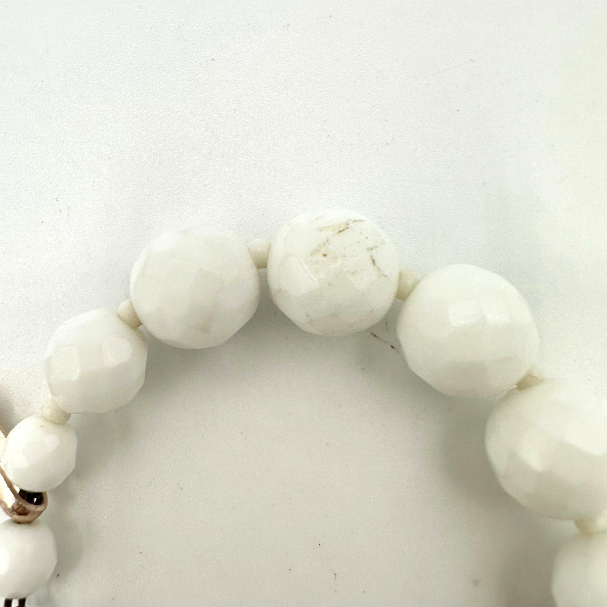 Vintage faceted white milk glass 12mm beads beaded gold tone adjustable necklace