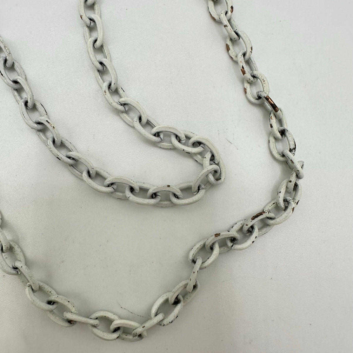 Vintage chunky gold tone white enamel knotted tassel fringe chain necklace