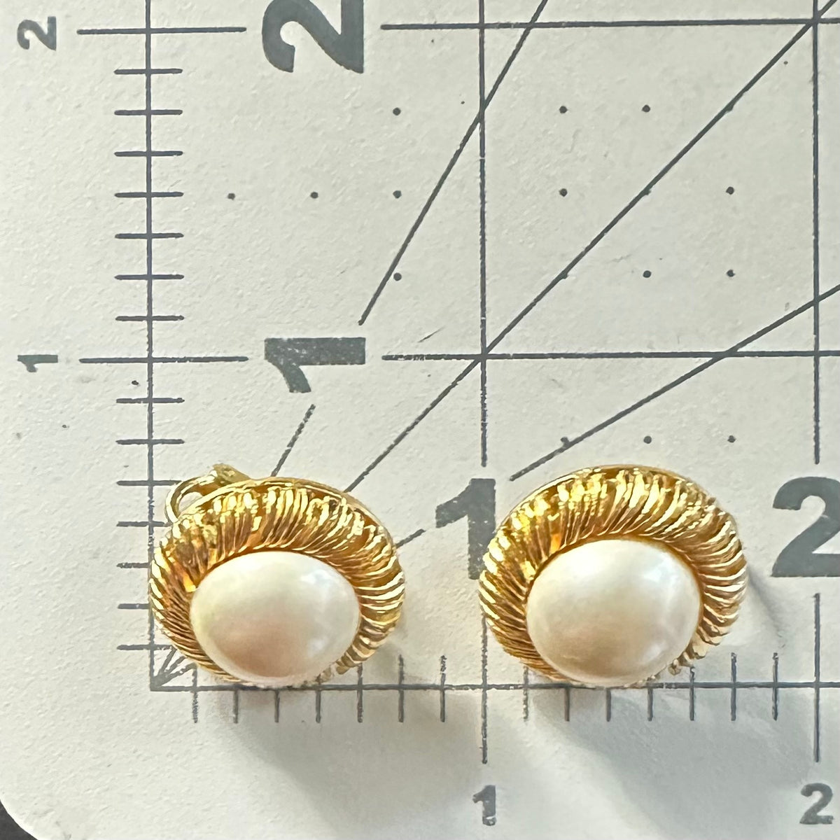 Majorica vintage gold tone white faux pearls round domed clip on earrings