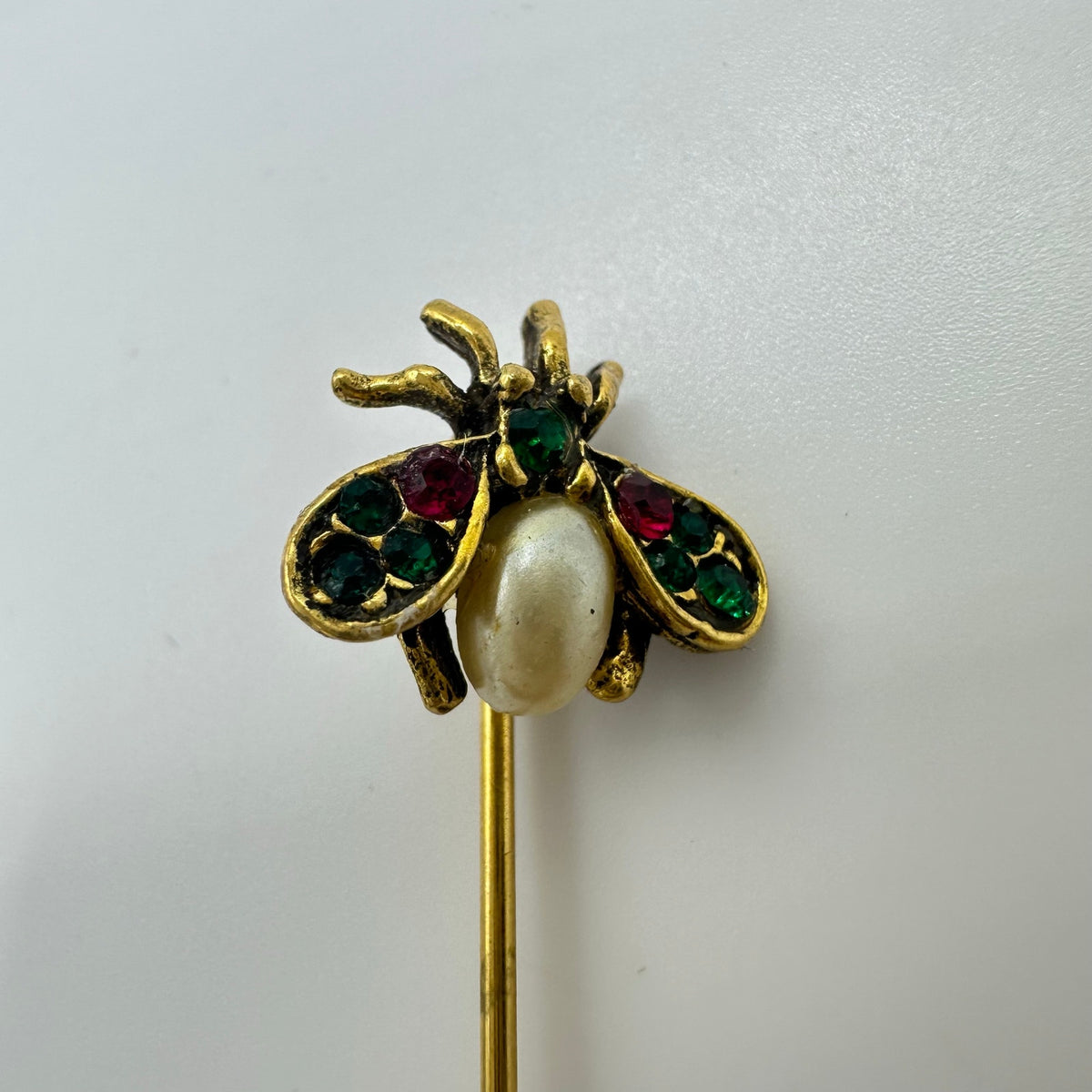 Vintage gold tone red green rhinestones faux pearl bumblebee stick pin brooch