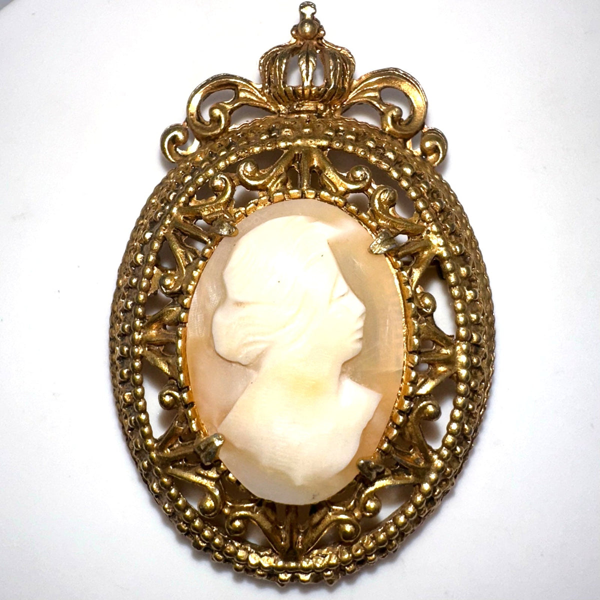 Florenza vintage Victorian Revival gold tone genuine carved shell cameo brooch
