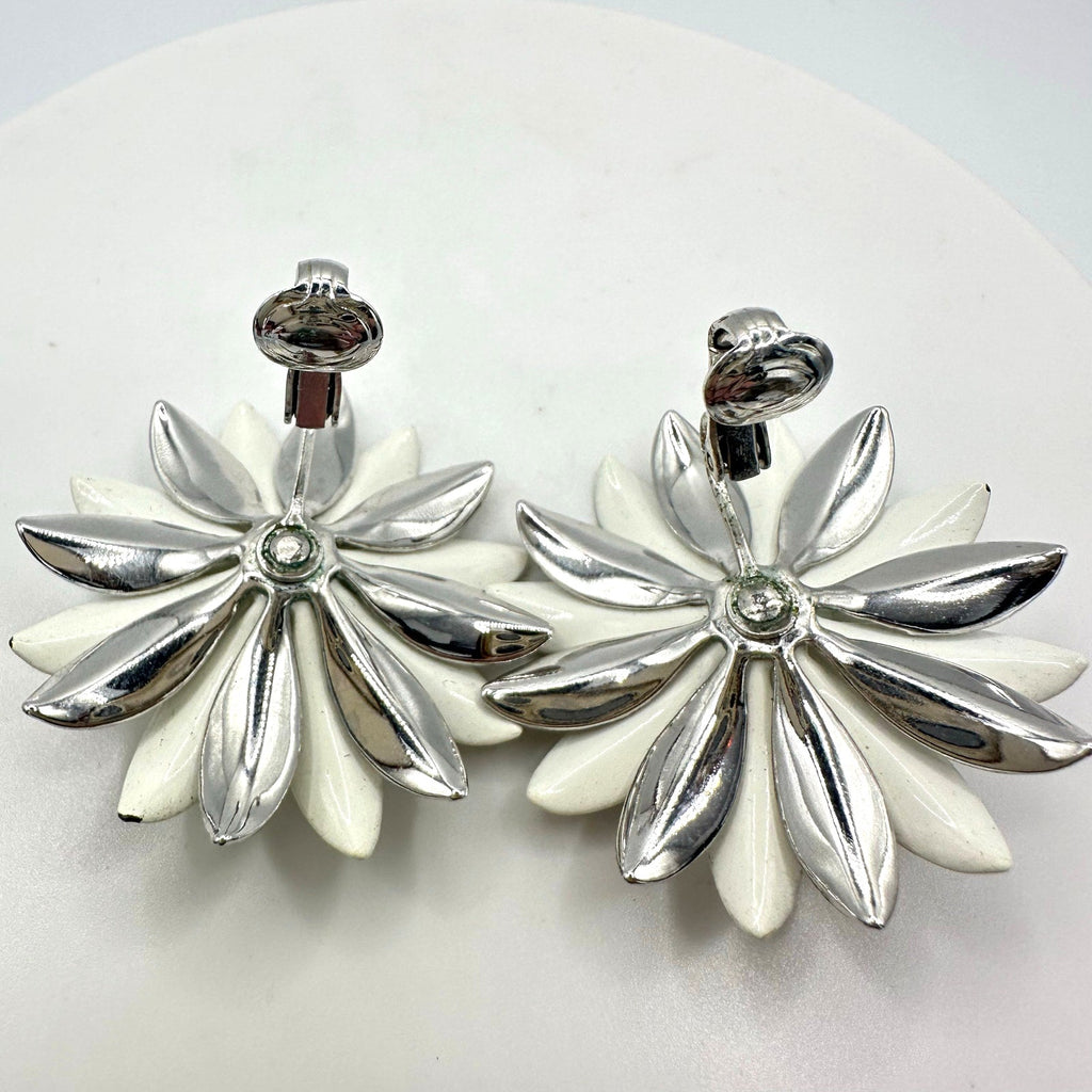 Sarah Coventry vintage silver tone white enamel flowers floral clip on earrings