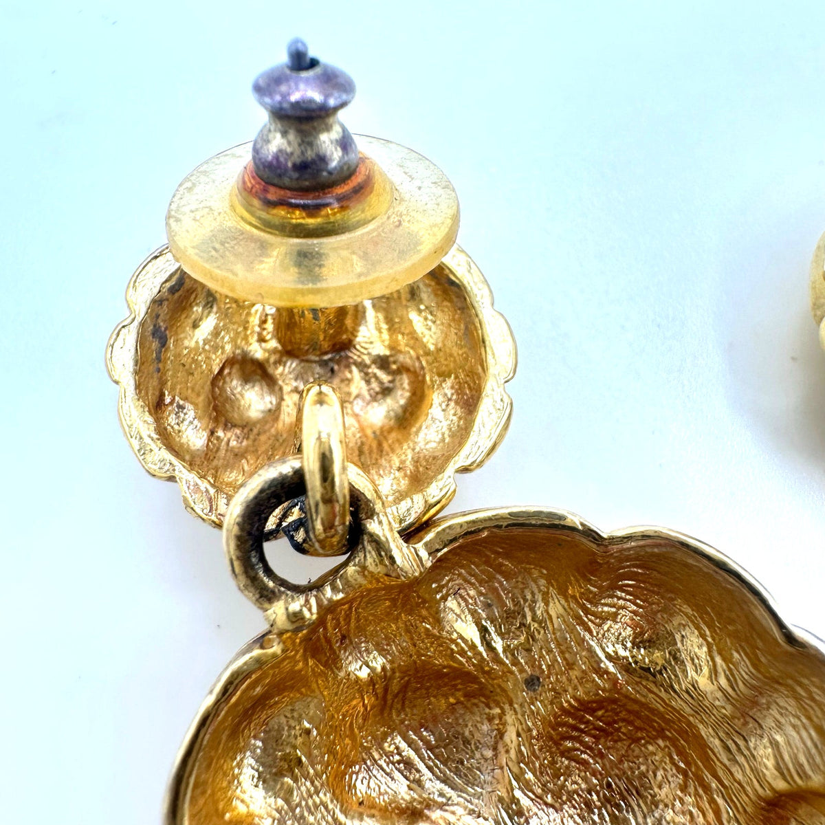 Vintage 1980s 1990s gold tone puffed circular discs dangle drop post earrings