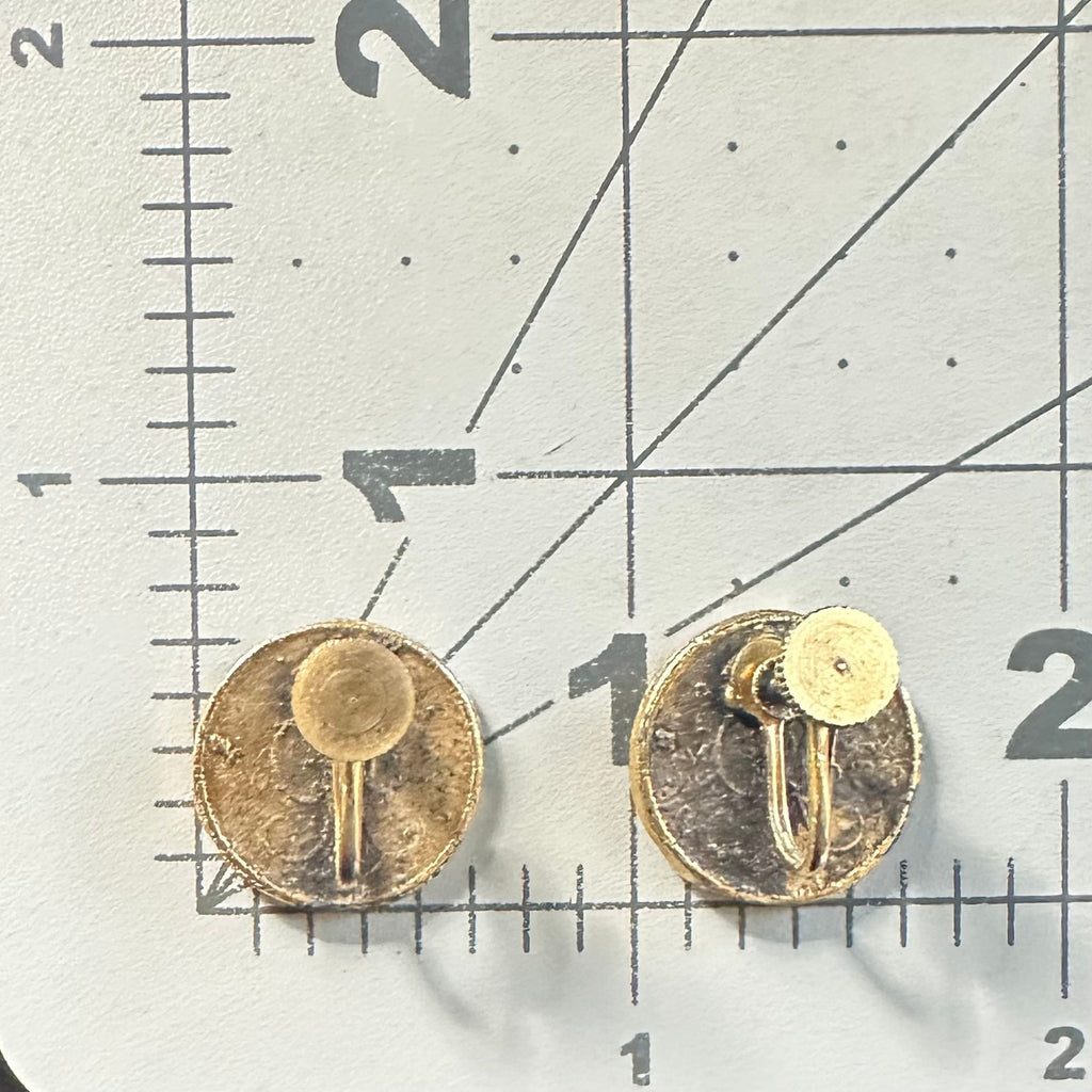 Vintage gold tone double cameos king queen coins screw back earrings