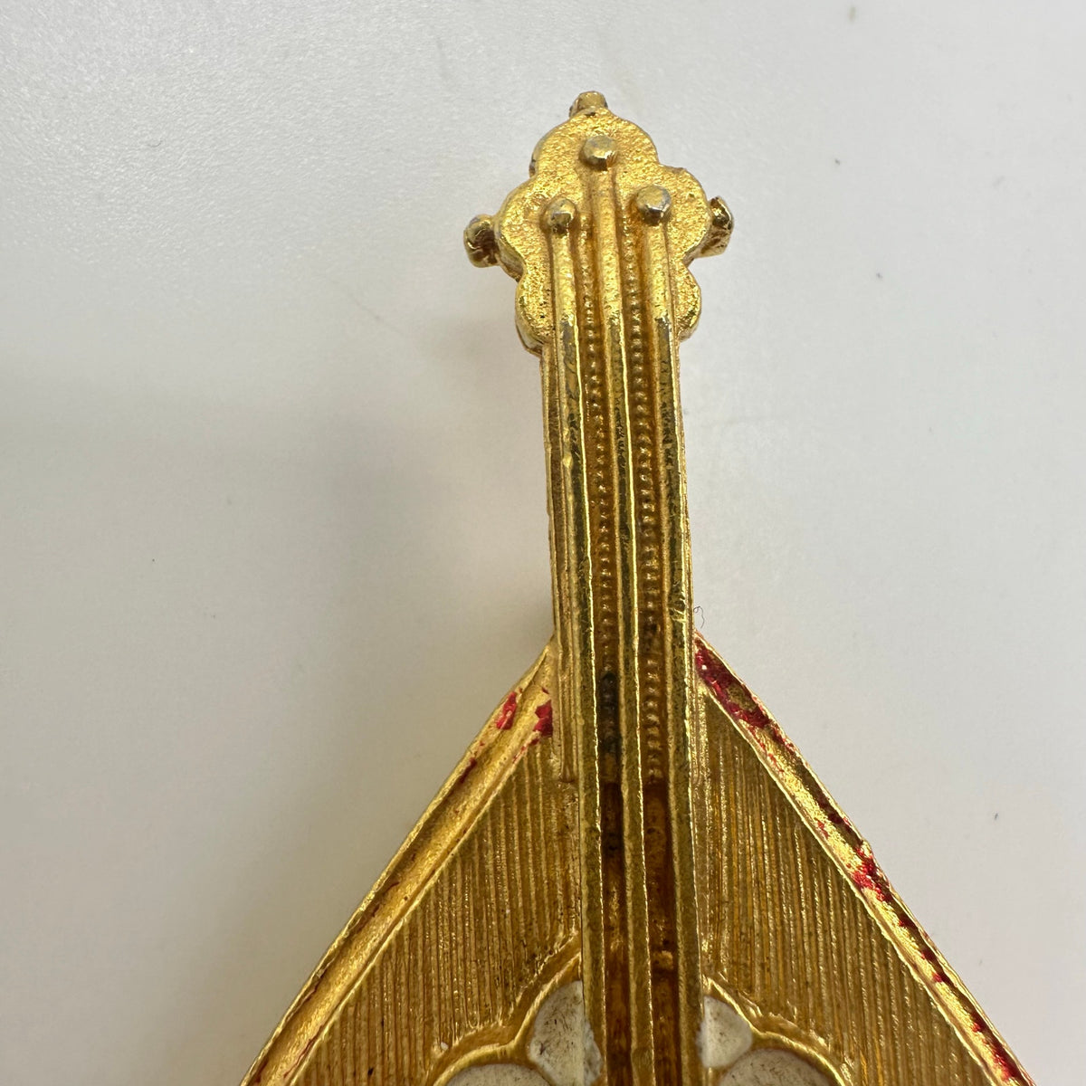 Corel vintage gold tone red white enamel lute guitar mandolin instrument brooch