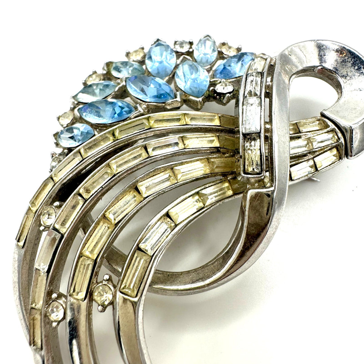 Trifari Alfred Philippe 1952 Comet silver tone clear sky blue rhinestones brooch