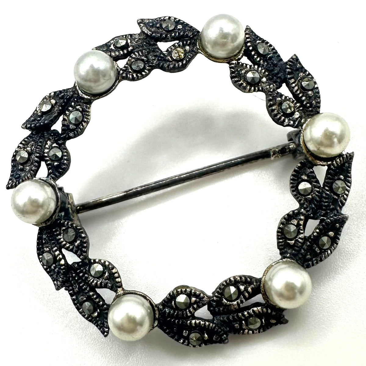 Vintage 925 sterling silver genuine marcasite faux pearls wreath leaves brooch