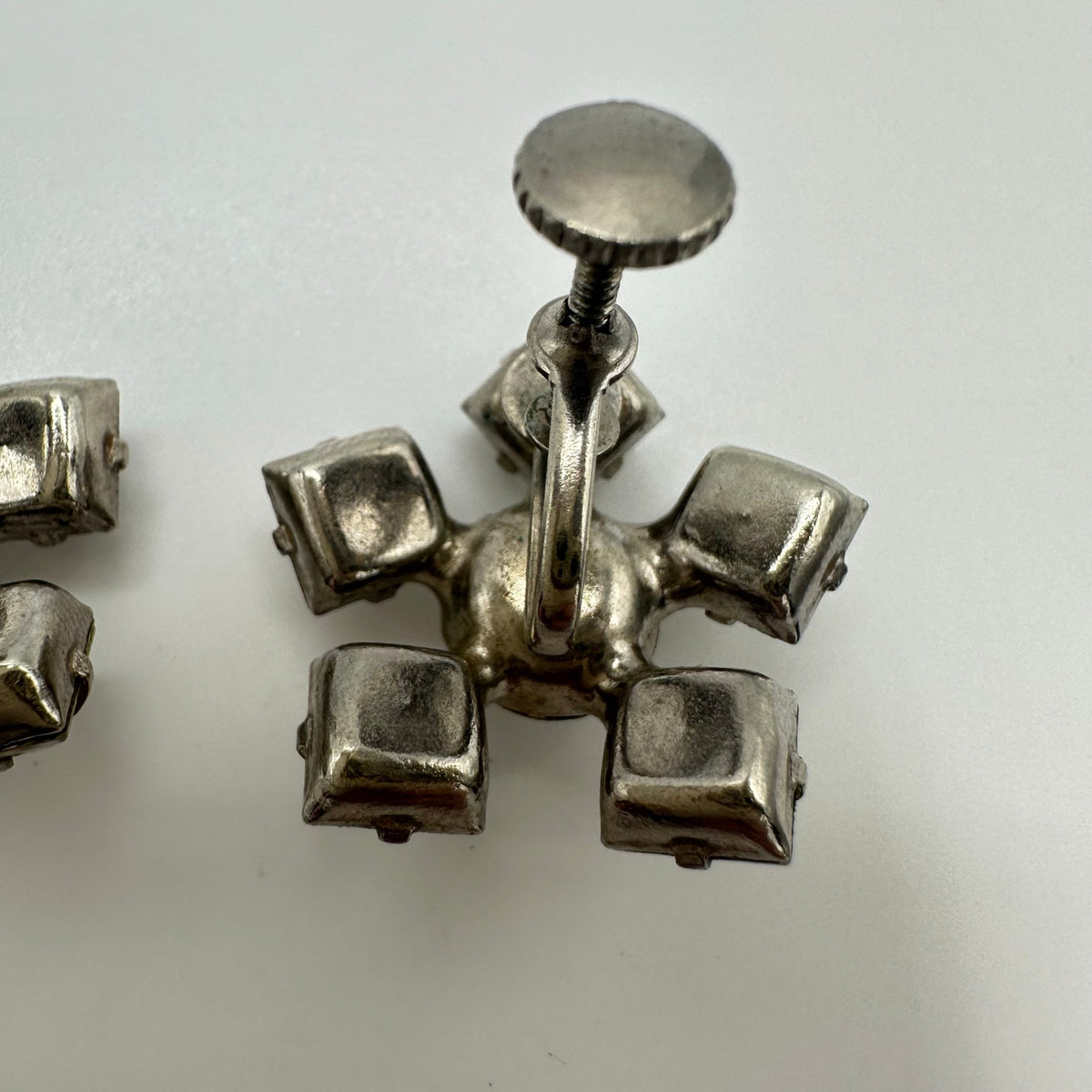 1940s vintage retro clear rhinestones starburst silver tone screw back earrings