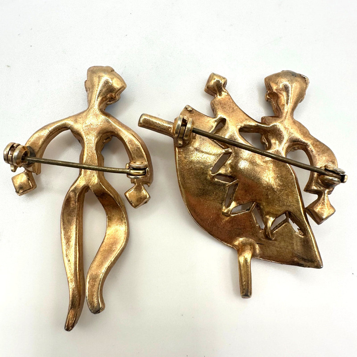 1940s vintage gold tone dancing couple purple blue rhinestones figural brooches