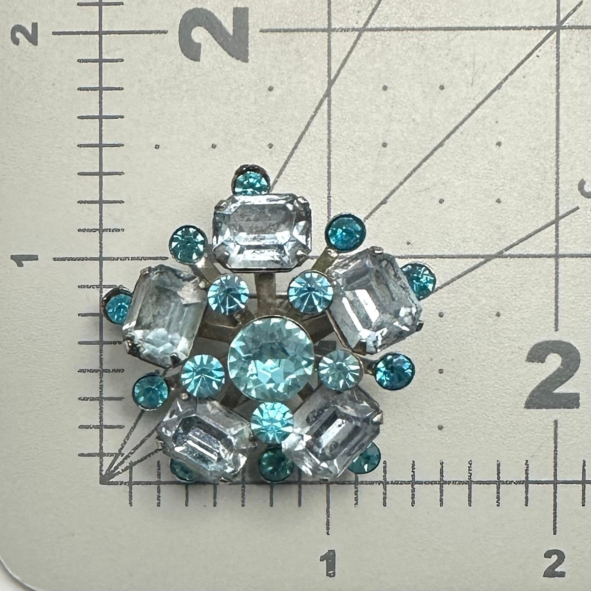 Vintage silver tone aqua light blue glass rhinestones brooch pin