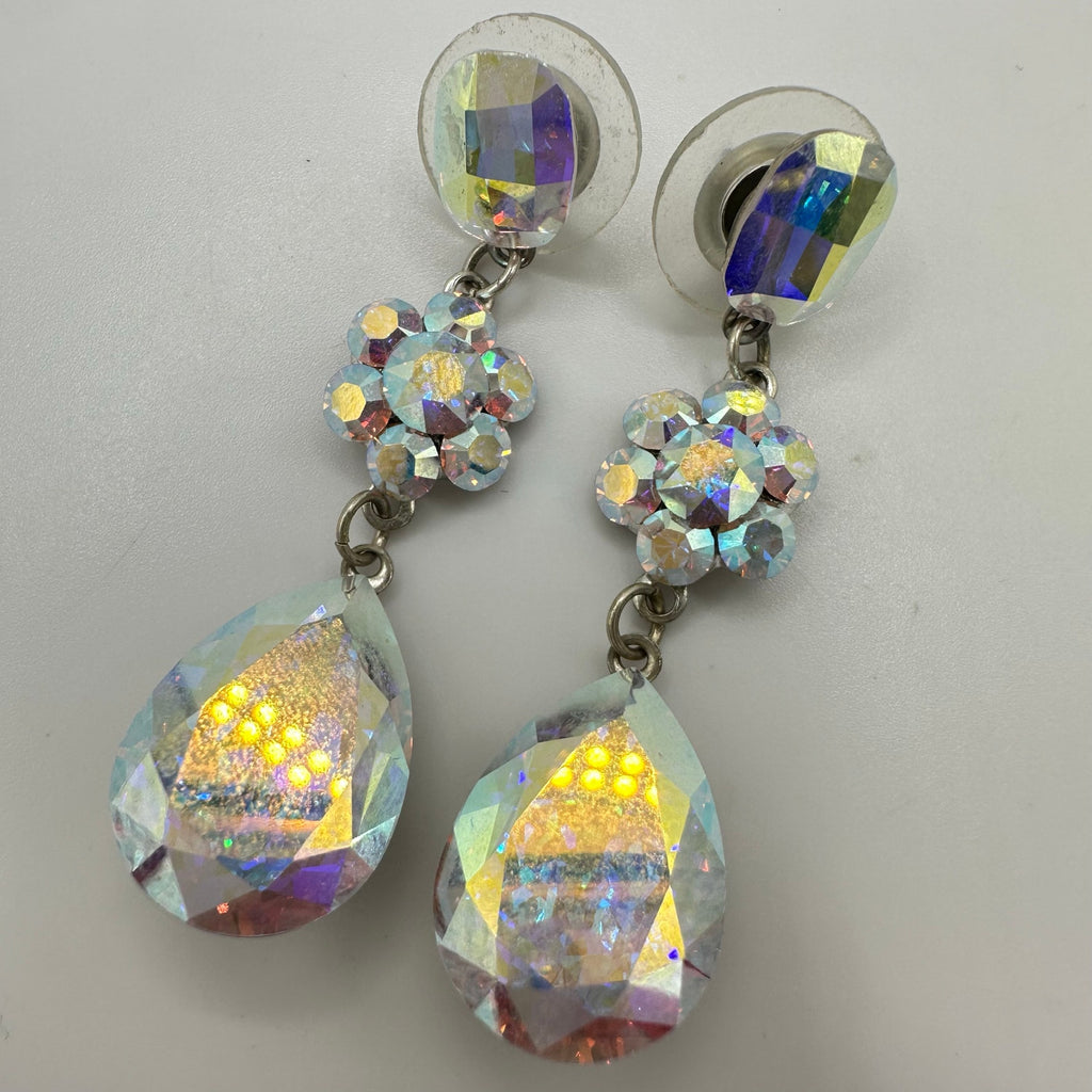 Vintage gold tone AB aurora borealis glass beads beaded cluster clip on earrings