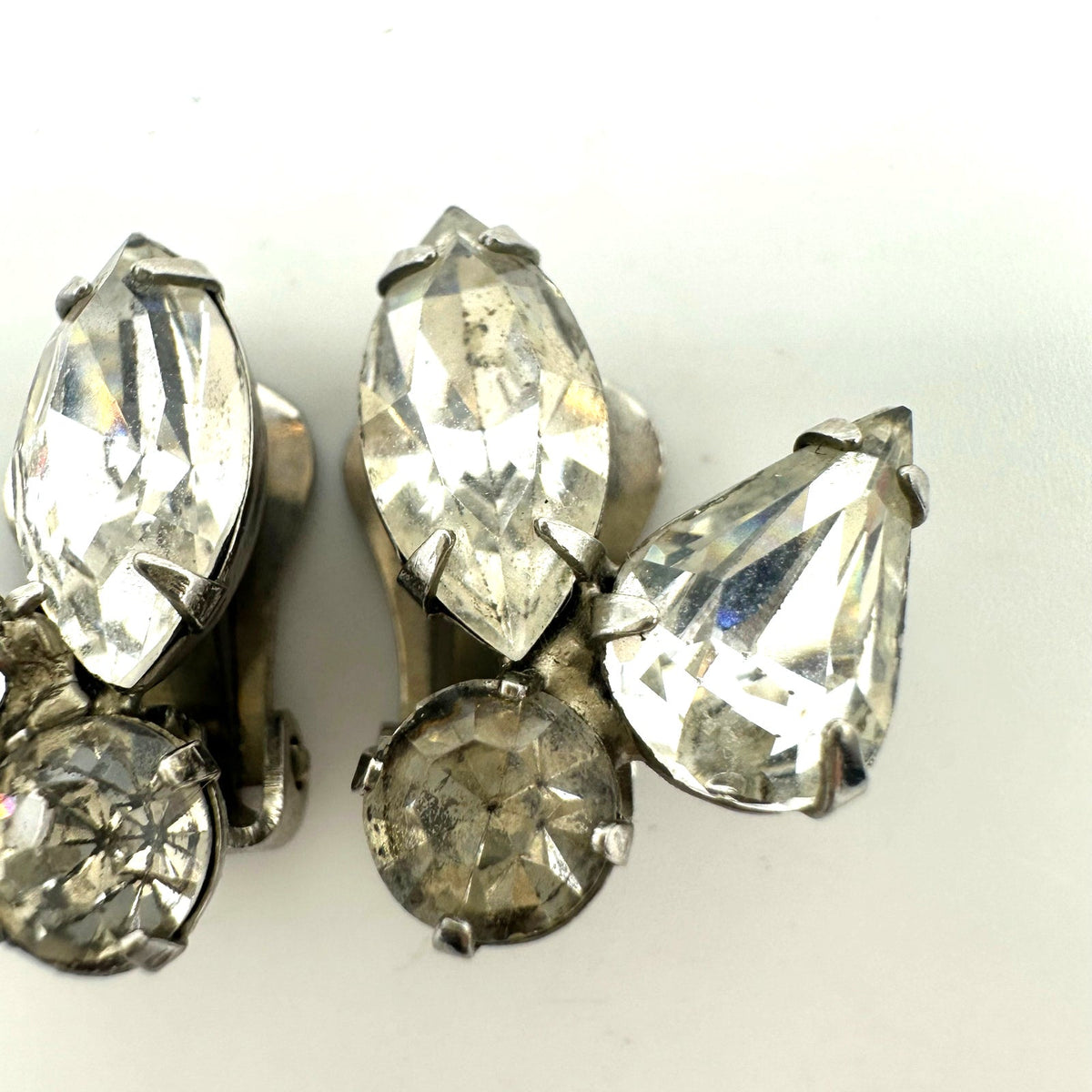 Weiss signed vintage silver tone clear glass rhinestones clip on earrings