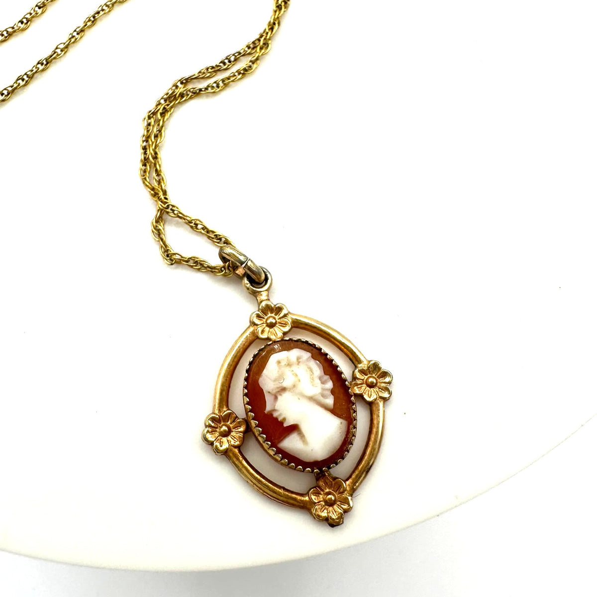 Vintage genuine carved shell left facing cameo 12kt gold filled 18” necklace