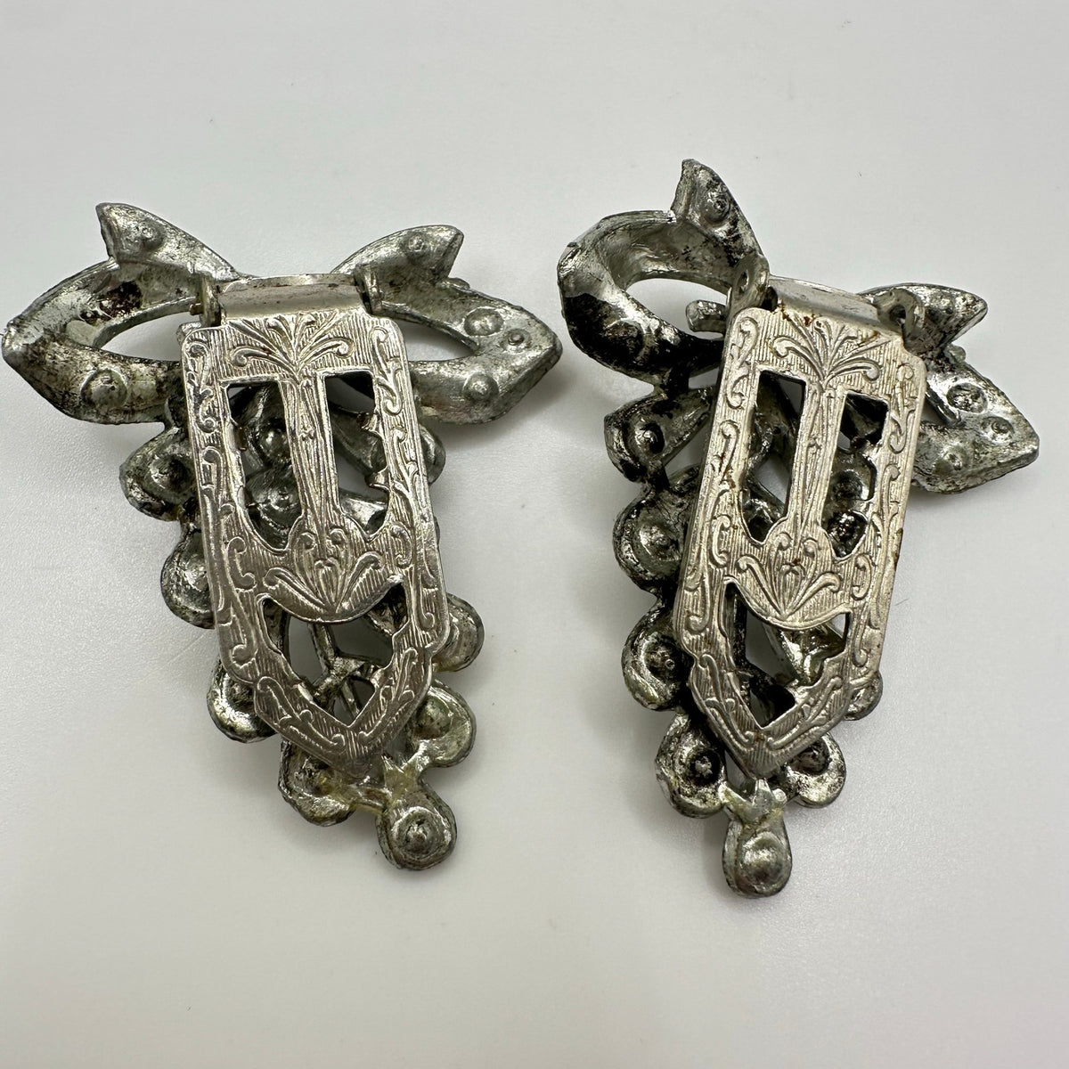 1930s antique Art Deco set 2 silver tone bows clear rhinestones dress clips