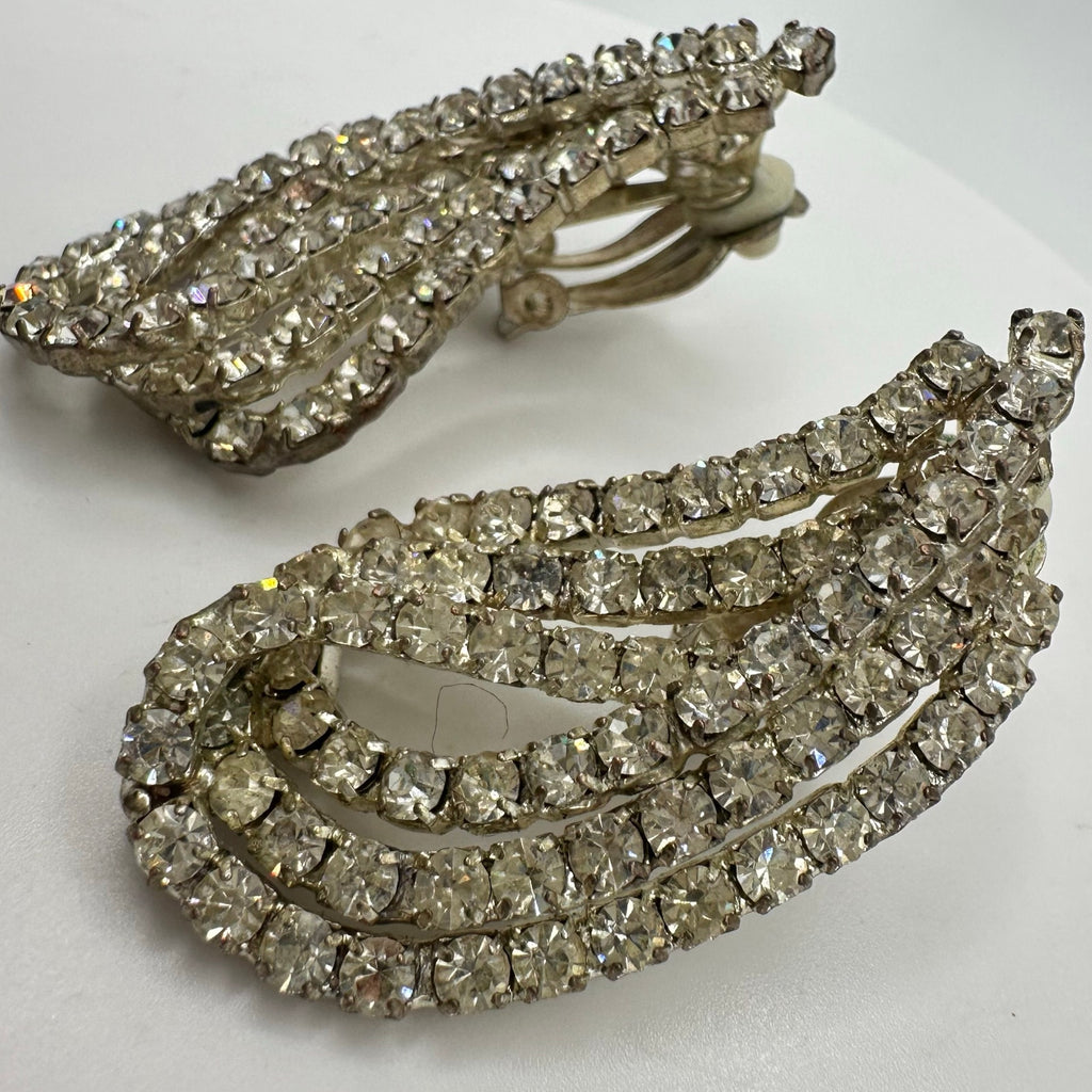 Vintage clear glass rhinestones silver tone 3D paisley clip on earrings