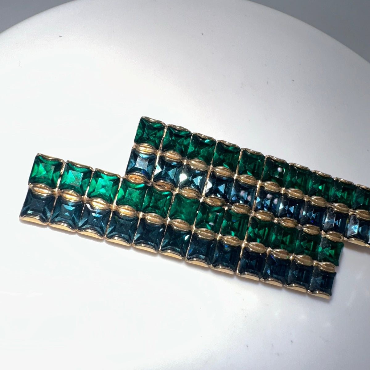 Vintage gold tone emerald green blue square rhinestones geometric bar brooch