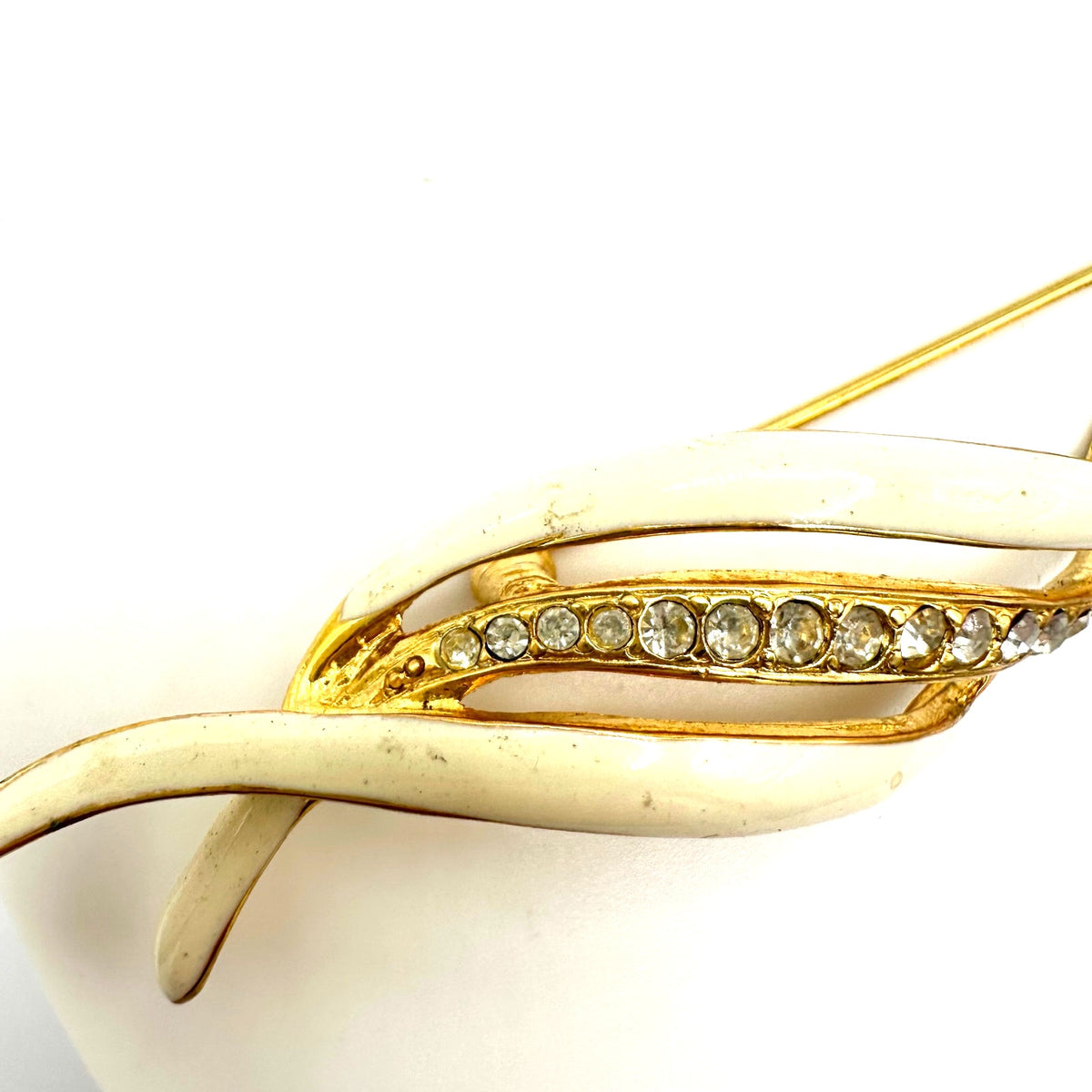 Erwin Pearl vintage gold tone white enamel clear rhinestones 4.5” bar pin brooch